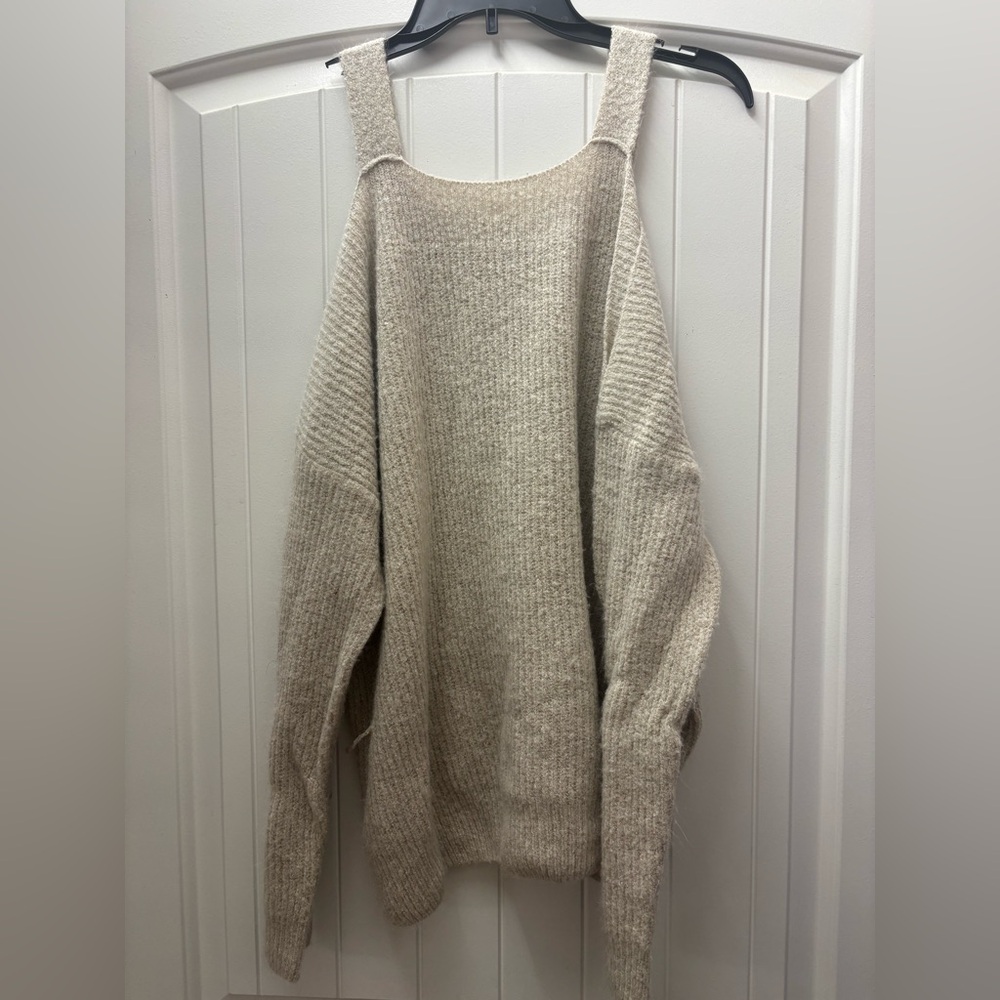 entro Cold Shoulder Oversized Sweater - Cream